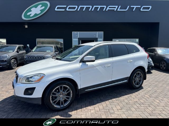 VOLVO XC60 2.4 D 175 CV FWD Geartronic Momentum 