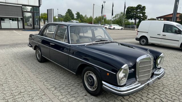 MERCEDES-BENZ 280 Blu pastello