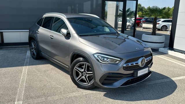 MERCEDES-BENZ GLA 200 Grigio metallizzato