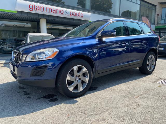 VOLVO XC60 Blu metallizzato