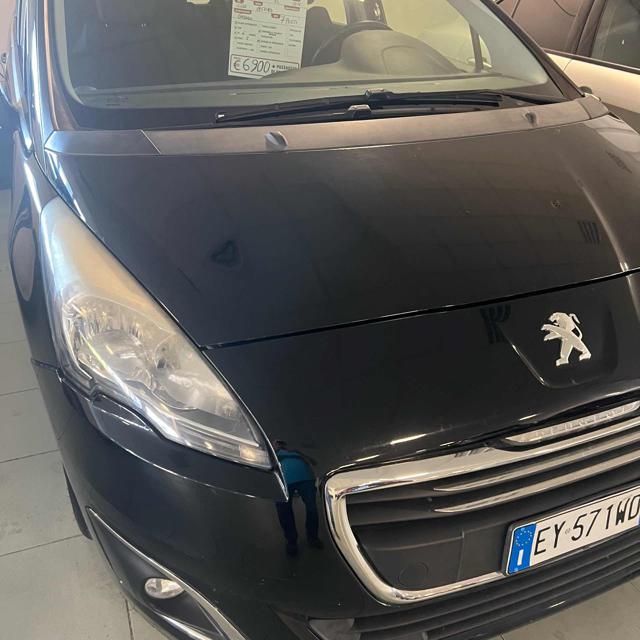 PEUGEOT 5008 1.6 HDi 115CV Active 