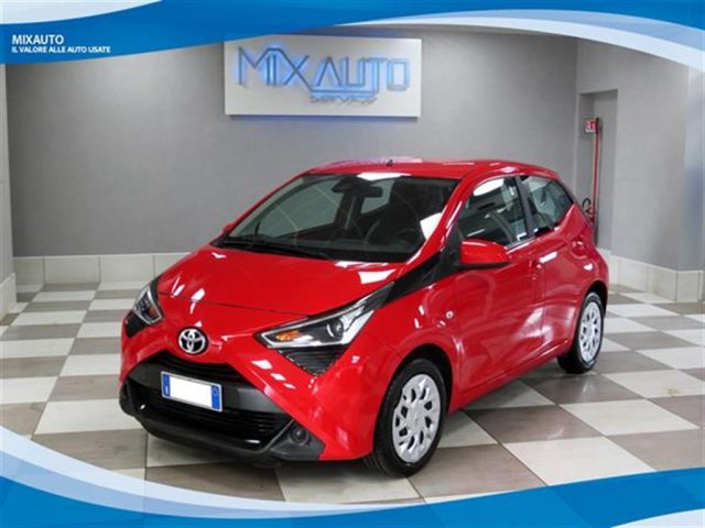 TOYOTA Aygo Rosso pastello