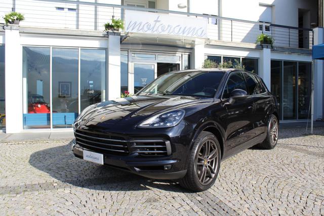 PORSCHE Cayenne Schwarz metallisiert