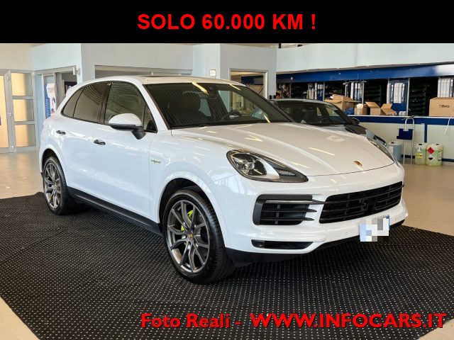 PORSCHE Cayenne Bianco metallizzato