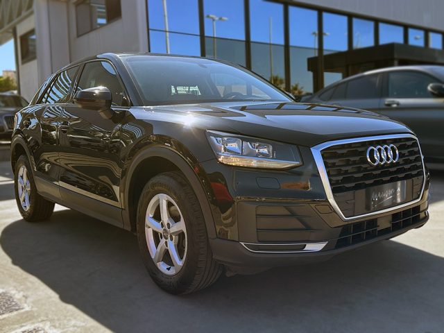 AUDI Q2 30 TDI Business 