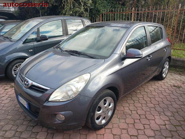 HYUNDAI i20 Grigio scuro metallizzato