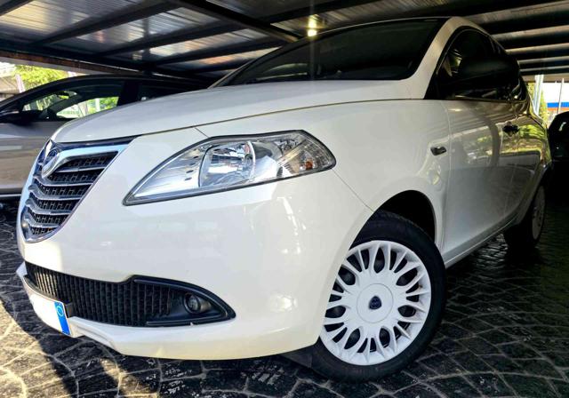 LANCIA Ypsilon NEOPATENTATI TOTAL WHITE UNIPRO!1.2 69 CV 5 porte 