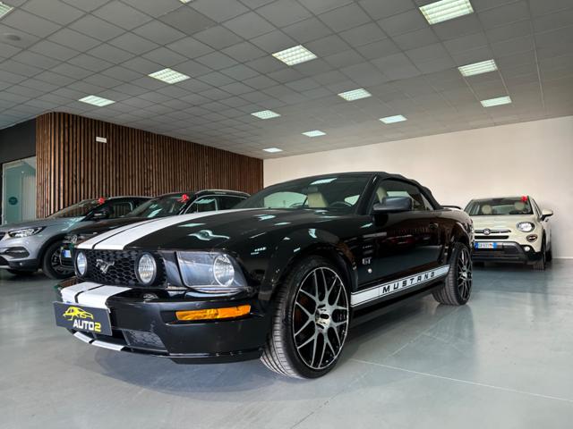 FORD Mustang GT*CAMBRIO*PELLE*V8*CV 305*NAVI*CERCHIO 20GPL 