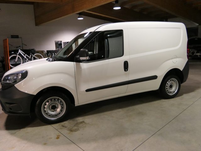 FIAT Doblo Bianco pastello