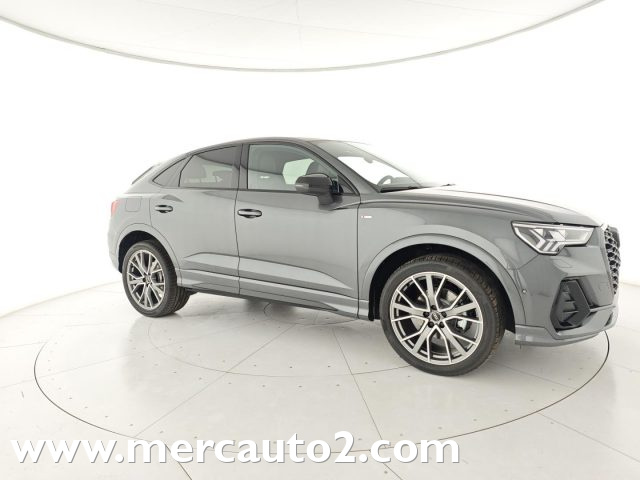 AUDI Q3 Grigio metallizzato