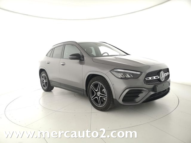 MERCEDES-BENZ GLA 200 Grigio metallizzato