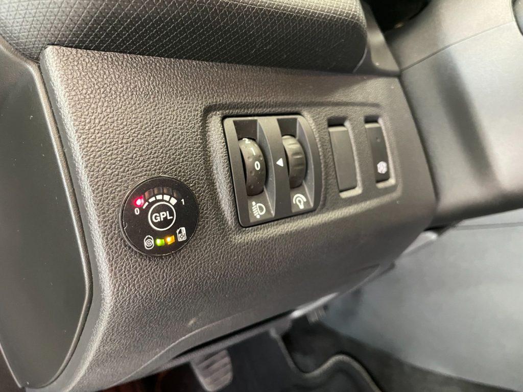 RENAULT Clio 0.9 TCE ENERGY  GPL 90CV MY18 - 19