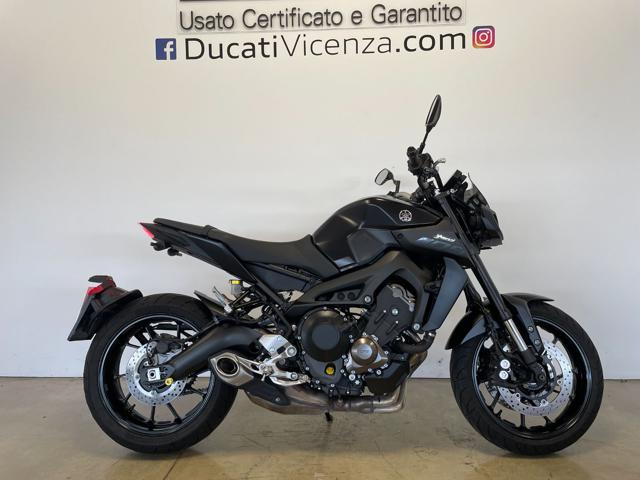 YAMAHA MT-09 Nero metallizzato