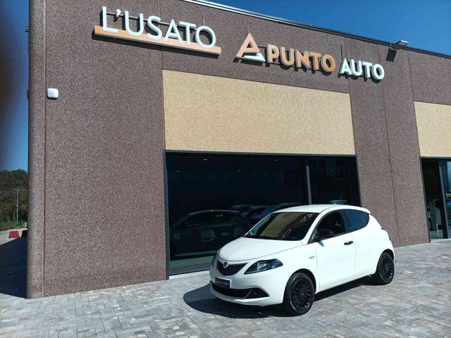 LANCIA Ypsilon 1.0 FireFly 5 porte S&S Hybrid Ecochic Silver 