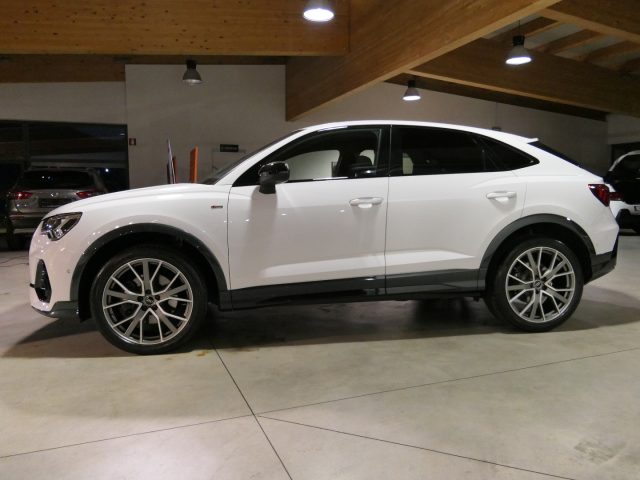 AUDI Q3 Bianco pastello