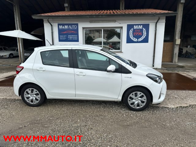 TOYOTA Yaris Bianco pastello