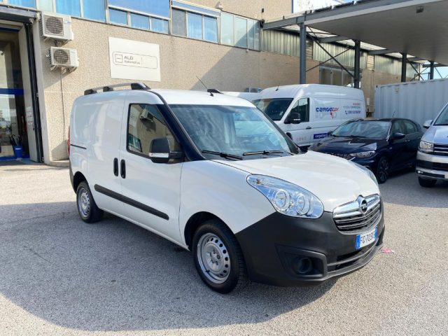 OPEL Combo Bianco pastello