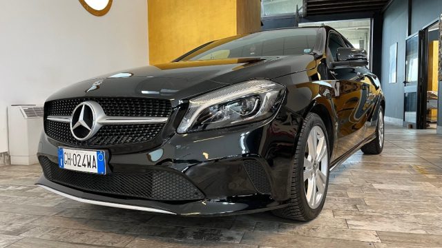 MERCEDES-BENZ A 200 d Automatic Sport 