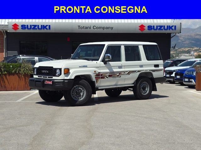 TOYOTA Land Cruiser Bianco pastello