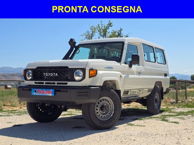 TOYOTA Land Cruiser Bianco pastello