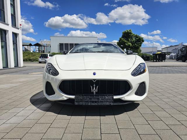 MASERATI GranCabrio Bianco pastello