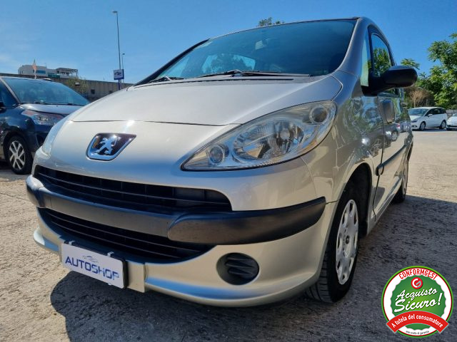 PEUGEOT 1007 1.4 HDi Happy 