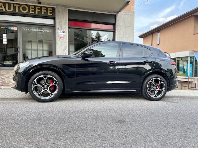 ALFA ROMEO Stelvio Nero metallizzato