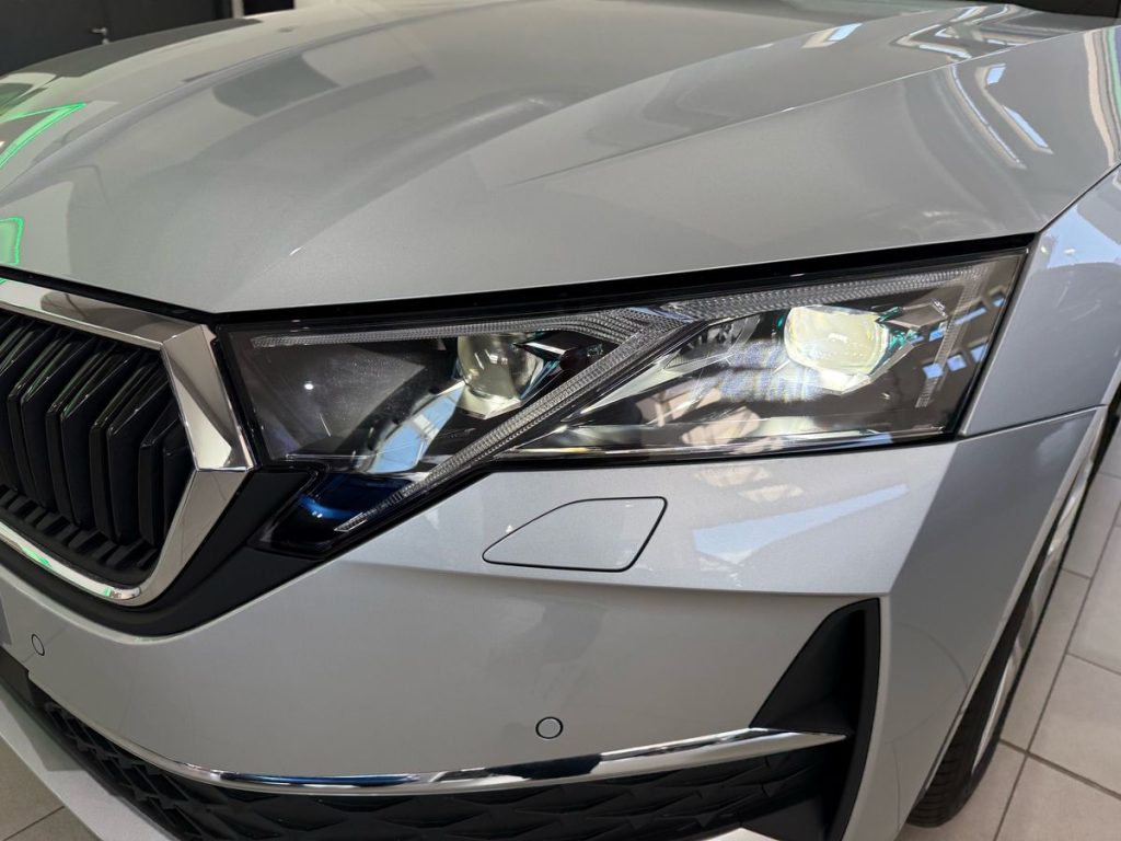 SKODA Octavia 2.0 TDI 150 CV DSG Wagon Executive - 23