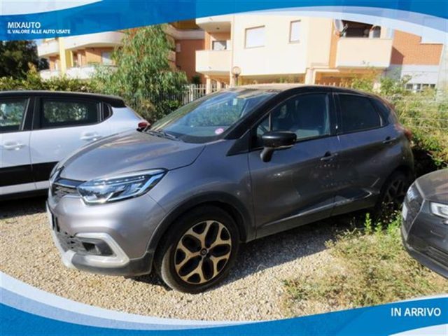 RENAULT Captur Grigio metallizzato