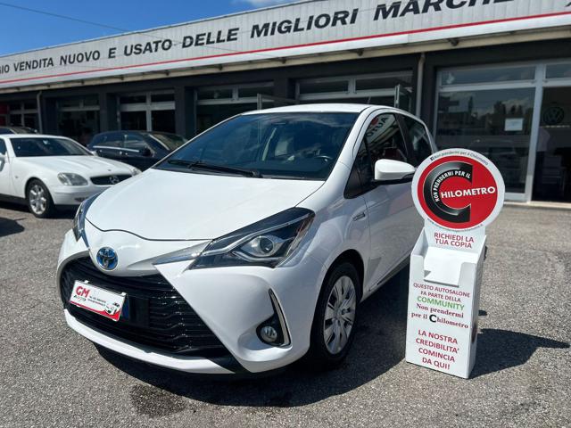 TOYOTA Yaris Bianco pastello