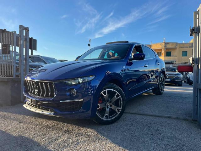 MASERATI Levante Blu scuro perlato