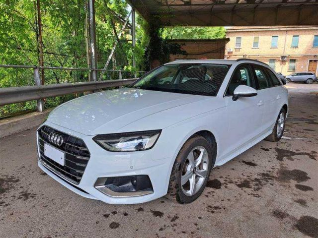 AUDI A4 Avant 35 TFSI S tronic Business Advanced 