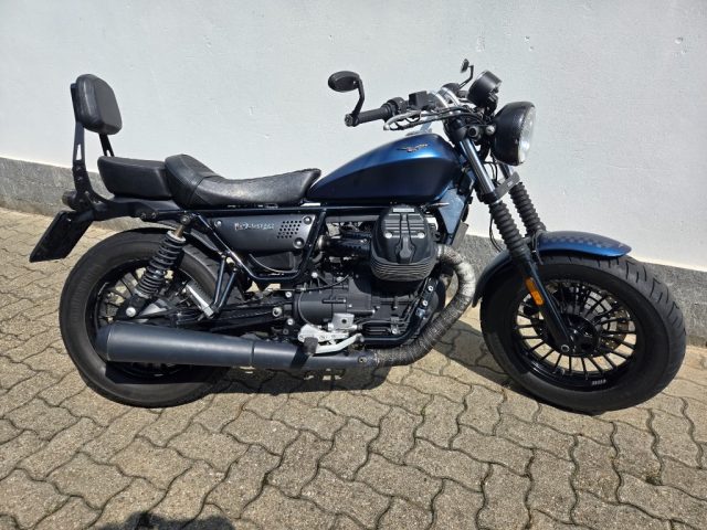 MOTO GUZZI V9 Bobber Blu pastello