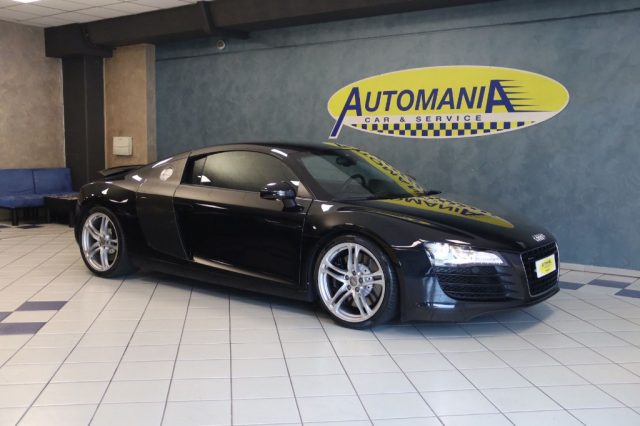 AUDI R8 4.2 V8 FSI quattro R tronic 