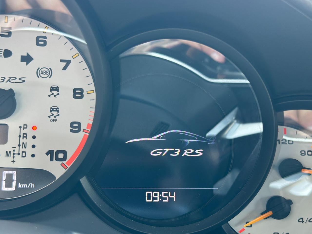 PORSCHE 911 4.0 GT3 RS - Porsche Approved - 26