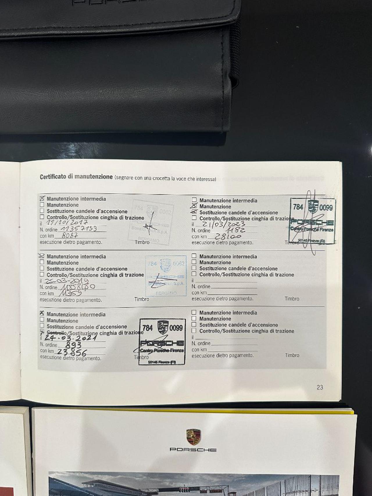 PORSCHE 911 4.0 GT3 RS - Porsche Approved - 28