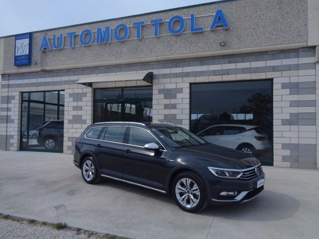 VOLKSWAGEN Passat Alltrack Grigio pastello