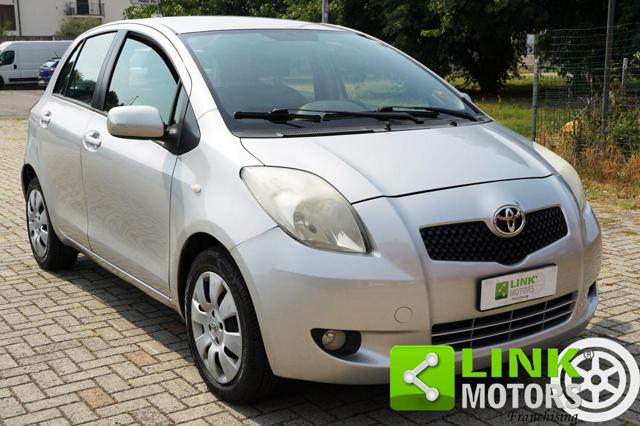 TOYOTA Yaris 1.3 VVTi 87CV - CAMBIO AUTOMATICO - PRENOTATA 