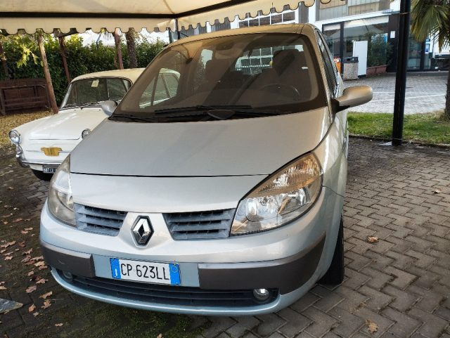 RENAULT Scenic 1.9 dCi Confort Dynamique 