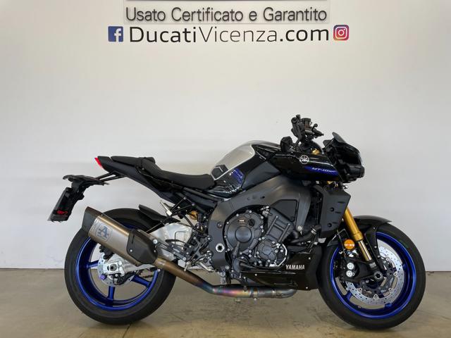 YAMAHA MT-10 Nero metallizzato