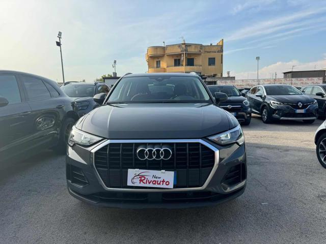 AUDI Q3 Grigio moda pastello