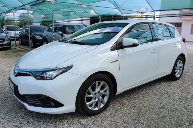 TOYOTA Auris Bianco pastello