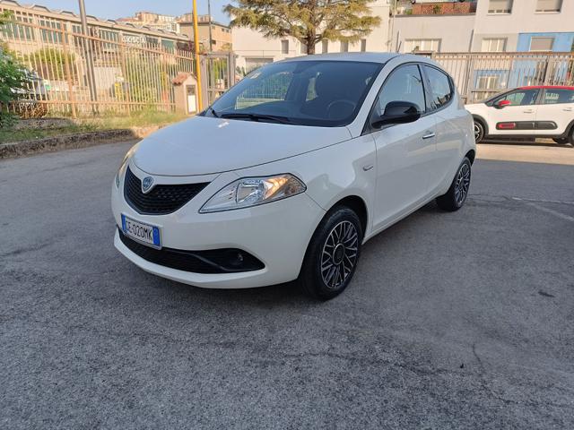 LANCIA Ypsilon 1.0 FireFly 5 porte S&S Hybrid Ecochic Gold 