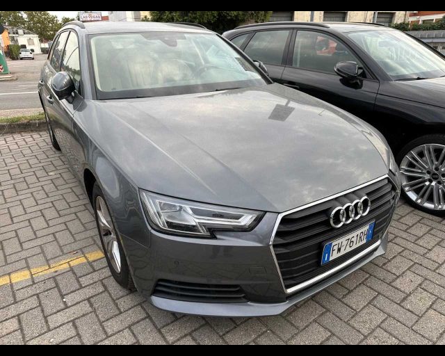 AUDI A4 Avant 35 TDI S tronic Business 