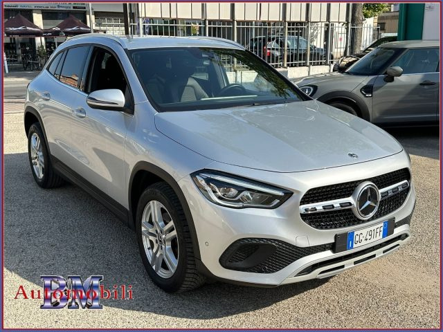 MERCEDES-BENZ GLA 200 d SPORT AUTO NAVI KAMERA CLIMA LED BOOK SERVICE 