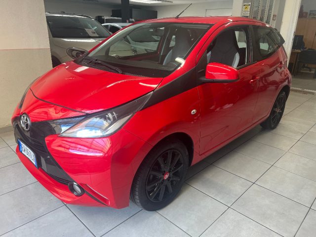 TOYOTA Aygo 1.0 VVT-i 69 CV 5 porte x-play PER NEOPATENTATO 