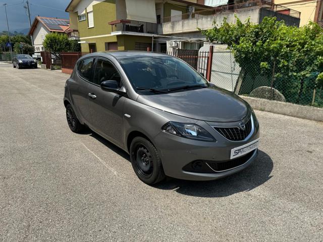 LANCIA Ypsilon 1.0 FireFly 5 porte S&S Hybrid Ecochic Silver Usato