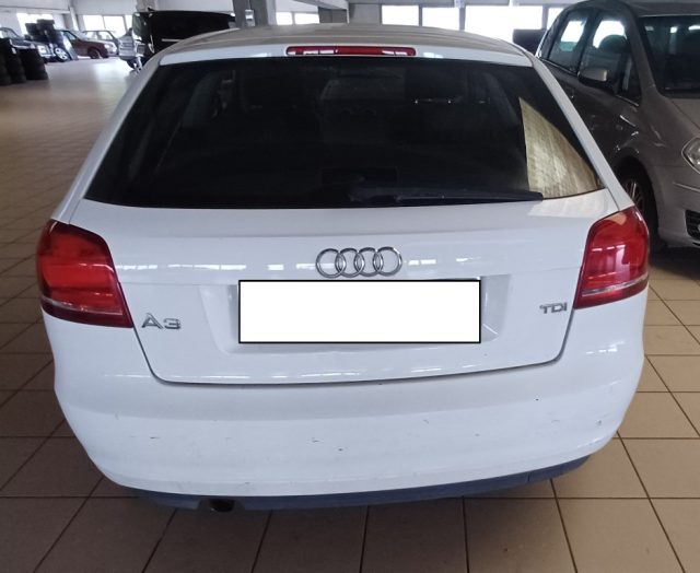 AUDI A3 1.6 TDI 105 CV CR Attraction 