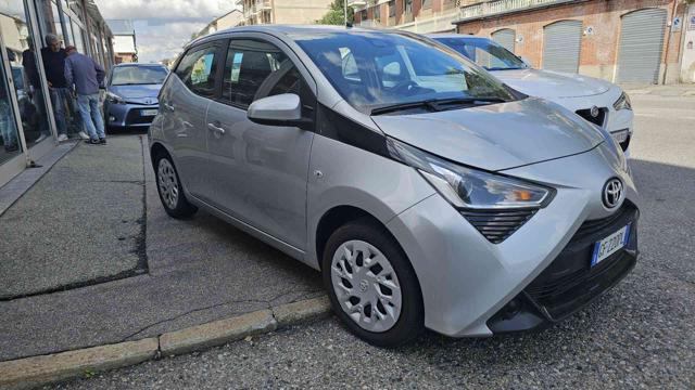 TOYOTA Aygo Connect 1.0 VVT-i 72 CV 5 porte x-play 