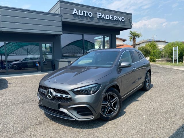 MERCEDES-BENZ GLA 200 Grigio Montagna metallizzato